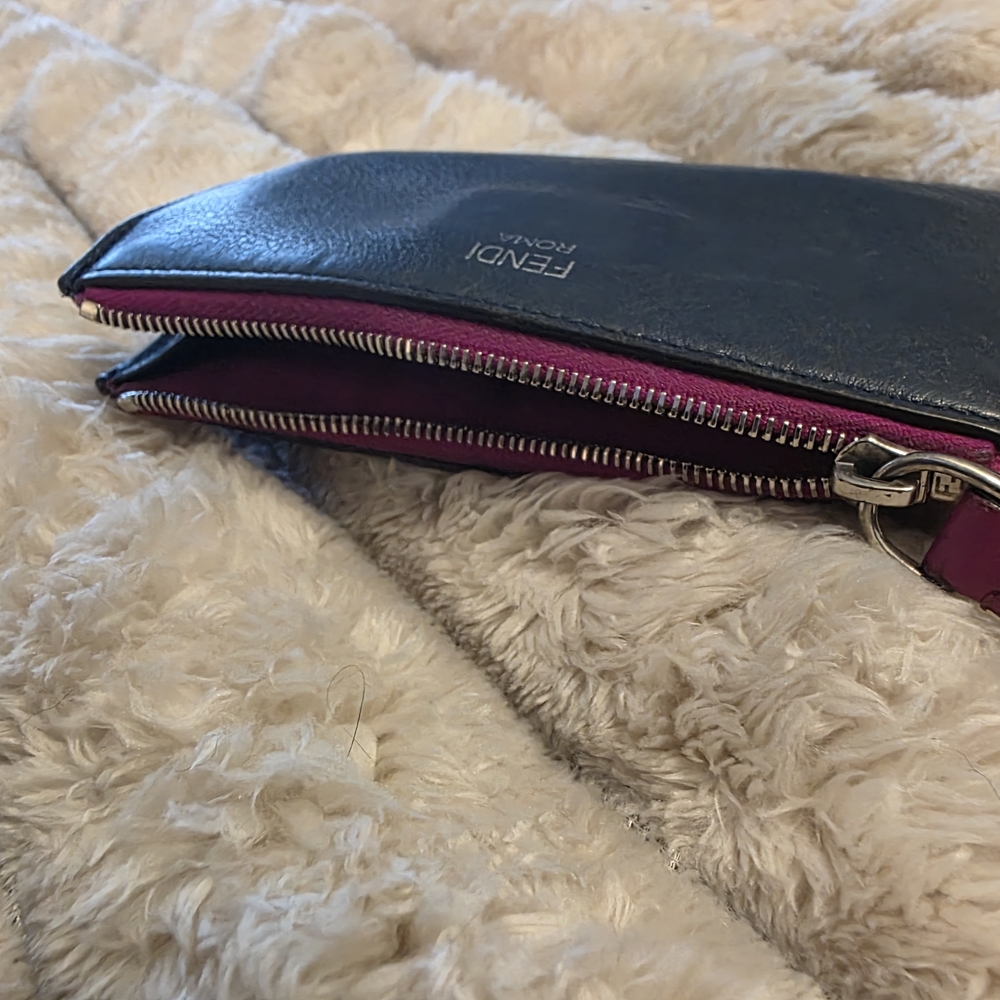 Authentic Vintage Fendi Roma Leather Zip Wallet Card Case - Navy with Pink Trim - Picture 3 of 6